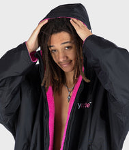 Dryrobe Adult Advance Long Sleeve Changing Robe - waterworldsports.co.uk