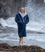 Dryrobe Adult Advance Long Sleeve Changing Robe - waterworldsports.co.uk