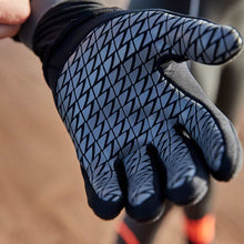 ZONE3 Neoprene Swim Gloves Black/Silver (2mm) - waterworldsports.co.uk