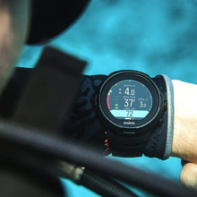 Suunto D5 All Black Dive Computer - waterworldsports.co.uk